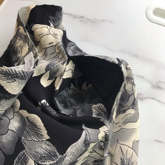 Jones New York Floral Pencil Skirt Size 8P EUC - Picture 4 of 15